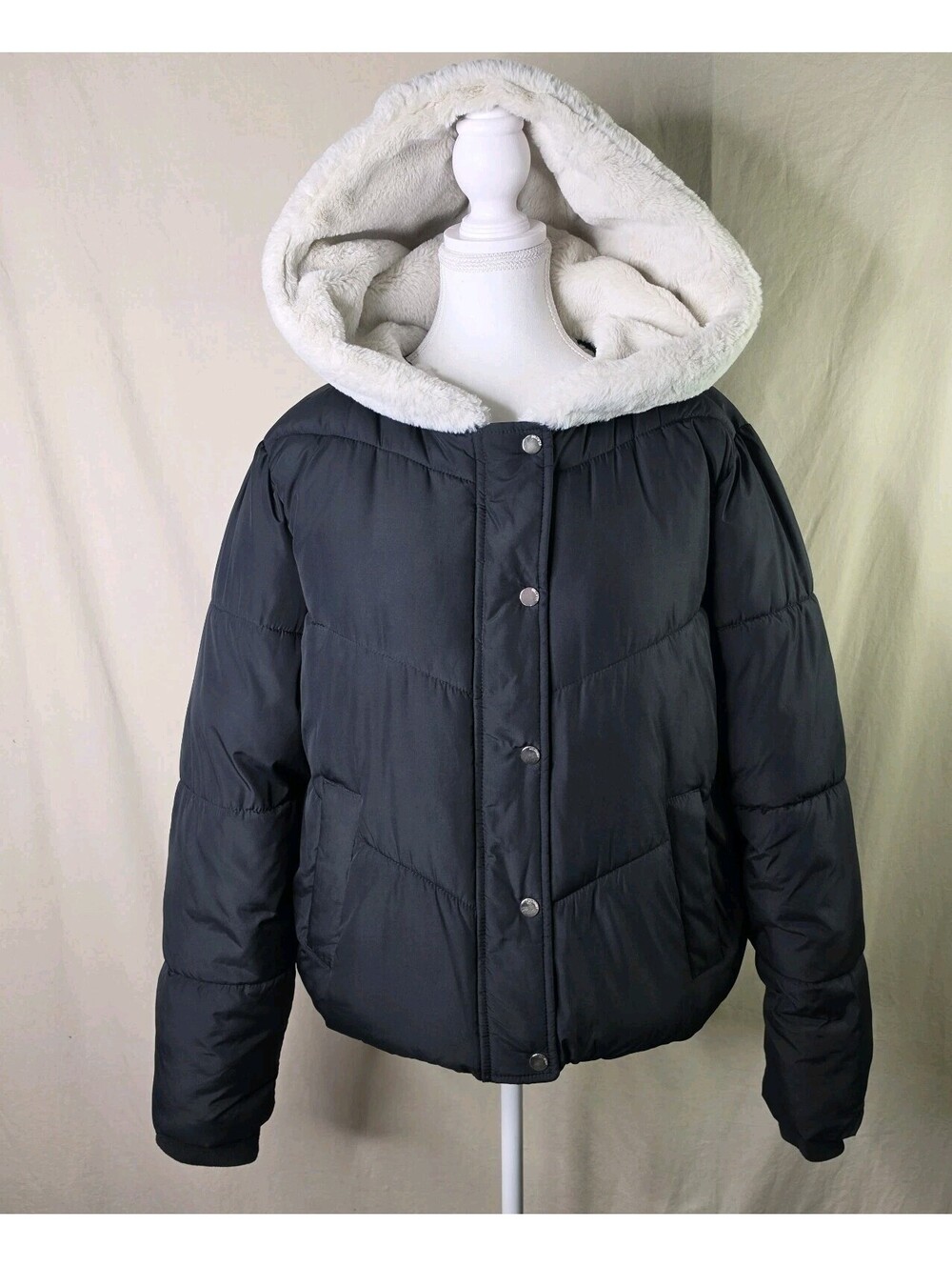 Hollister Ultimate Cozy Puffer XL Black Faux Fur Hood Quilted
